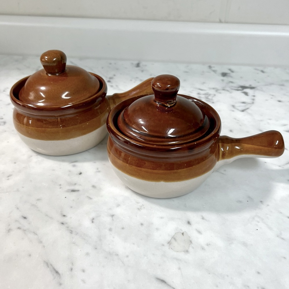 Set of 2 French ONION soup Crock Bowls with Lids/handles - Picture 3 of 8